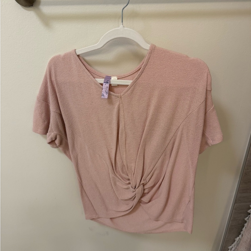 Francesca's Collections Pink Tie Front Crop Tee